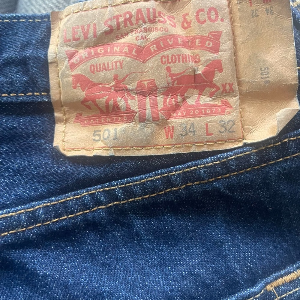 501 men Levi jeans
